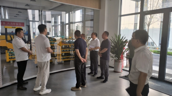 濟(jì)寧創(chuàng)新谷發(fā)展集團(tuán)有限公司董事長率領(lǐng)團(tuán)隊(duì)一行到我司視察調(diào)研